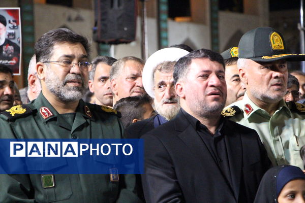 اجتماع مردم یزد در سوگ سیدالشهدای خدمت