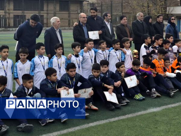 رقابت هیجان‌انگیز فوتبال دانش‌آموزی منطقه ۵ به پایان رسید