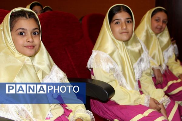 برگزاری جلسه انتخاب انجمن اولیاء و مربیان در سالن سجادیه بهارستان دو