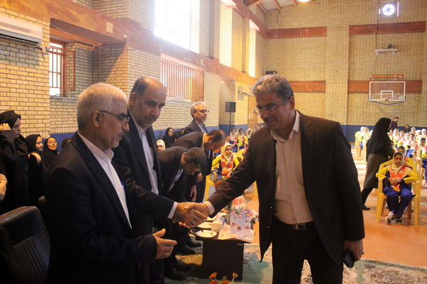 آیین سپاس معلم در دبستان دخترانه شهید باهنر بوشهر