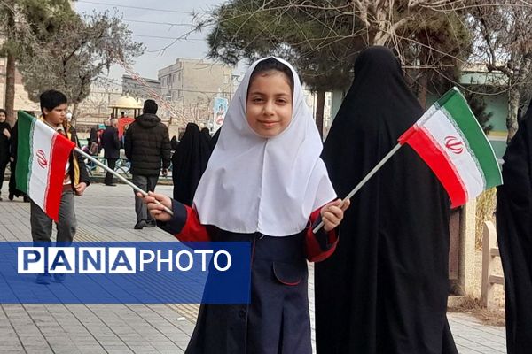 راهپیمایی باشکوه مردم قیامدشت در حمایت از آرمان‌های انقلاب