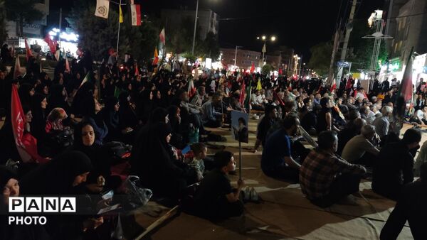 حضور پر شور مردم حماسه ساز نیشابور در شب صد و شصت و پنجم 