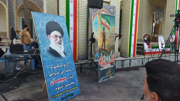 غبارروبی مزار شهدا توسط مسئولین شهرستان نیشابور انجام شد 