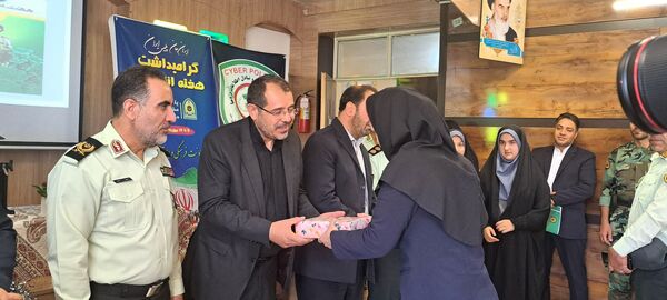  مراسم روز نیروی انتظامی در مدرسه شاهد 