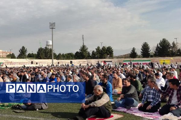 برگزاری باشکوه نماز عیدفطر در باقرشهر 