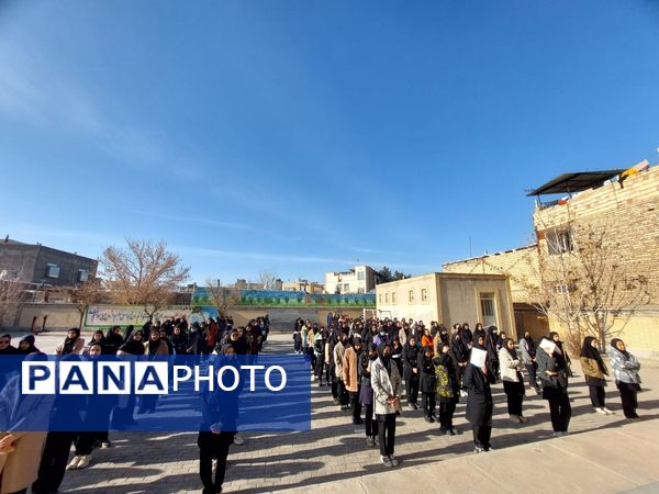 آماده‌سازی مدرسه حجاب باخرز برای دهه فجر و زنگ انقلاب