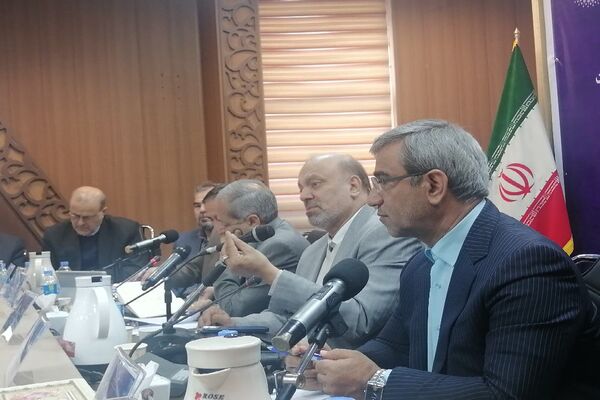 نشست مشترک اعضای کمیسیون آموزش و تحقیقات مجلس، مدیران آموزش و پررش استان خراسان رضوی و وزیر آموزش وپرورش در مشهد