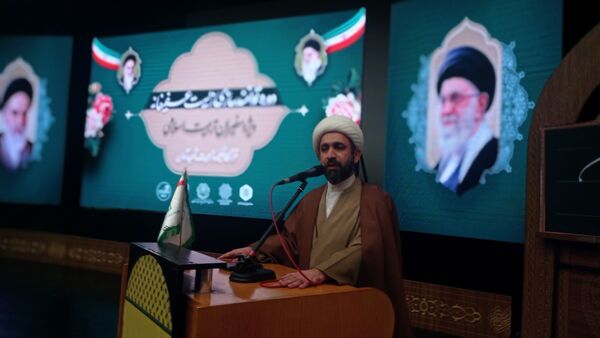 همایش زیست عفیفانه با موضوع عفت و حجاب در تالار ایوان‌ری