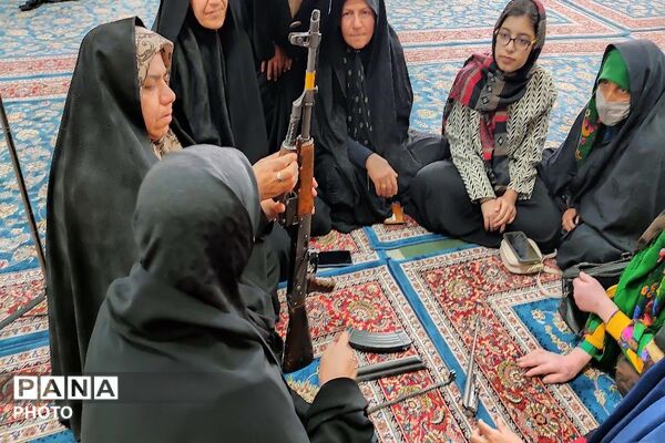 کارگاه آموزش اسلحه شناسی ویژه خواهران در شهر بار