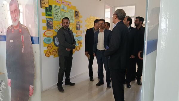 بازدید مسئولین استانی  از دبیرستان فرزانگان