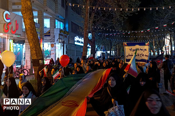  حضور فرهنگیان و دانش‌آموزان به‌مناسبت 12 فروردین ماه روز جمهوری اسلامی ایران 