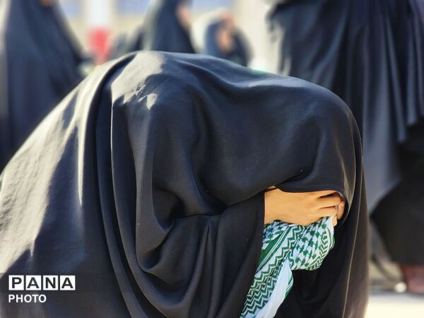 قاب ماندگار عشق؛ وداعی تاریخی در مصلی امام خمینی(ره)