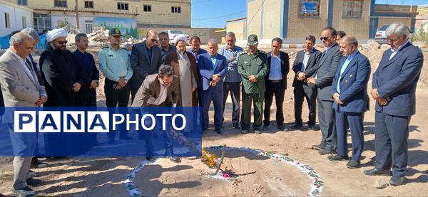 آیین کلنگ‌زنی دبستان ۹ کلاسه شهید هلالی خلیل آباد