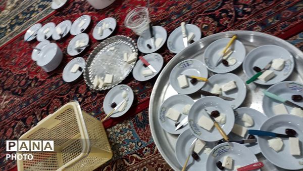 نماز جماعت و افطاری در شب سوم ماه مبارک رمضان  
