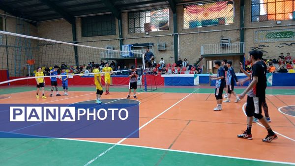 مسابقات والیبال بین مدرسه‌ای دانش‌آموزان ساوجبلاغ