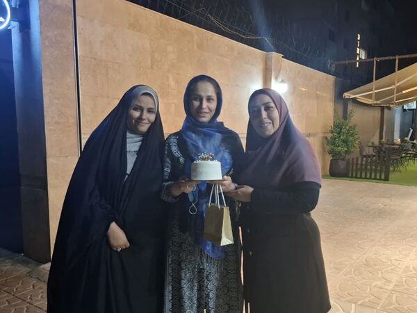 جشن روز معلم در دبستان عذرا پورشهریاری با برنامه های ویژه برگزار شد