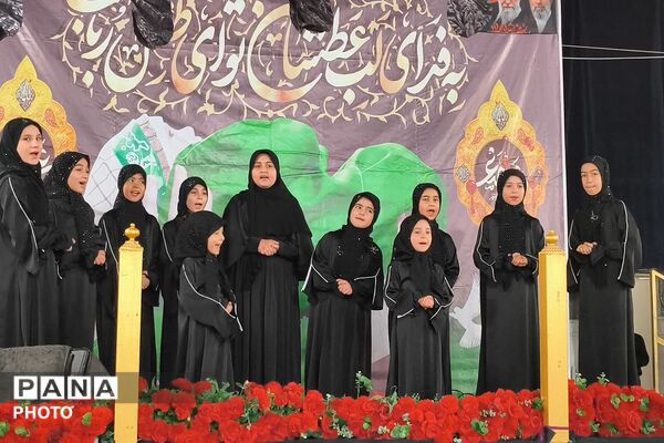 حضور مادران و نوزادان شش ماهه در همایش شیرخوارگان حسینی