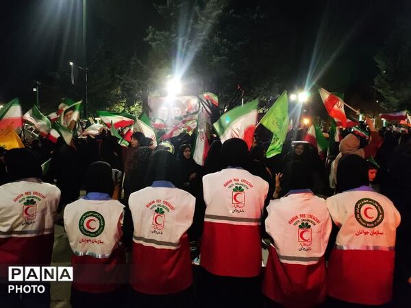 حضور پر شور امدادگران و نجاتگران و داوطلبان و اعضا در تجمعات شبانه