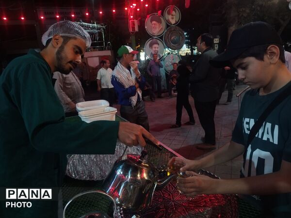 صد و هفتاد و سه شب عطر چای و کرامت؛ «چایخانه حضرت زهرا (س)» همچنان میزبان دل‌های بی‌قرار