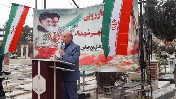 مراسم عطرافشانی مزار شهدا با حضور پرشکوه نوجوانان دهه نودی