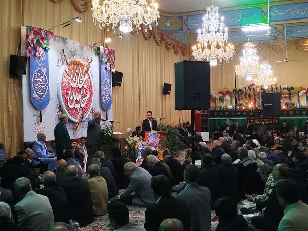 مراسم ولادت حضرت امام حسین (ع) در تکیه حسینی شهرستان کاشمر 