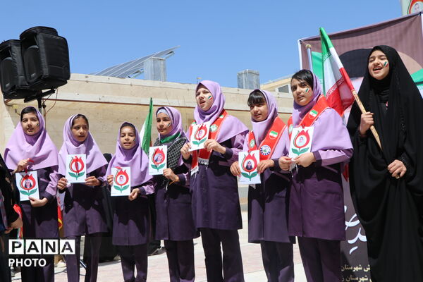 دانش‌آموزان و فرهنگیان زرقانی در بیتاب میناب 