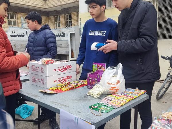 برپایی بازارچه دانش‌آموزی به‌مناسبت عید مبعث 