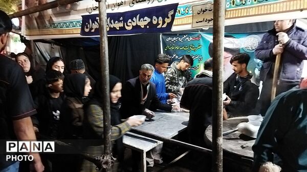 موکب شهدای روستای آهوان در چهل و هشتمین شب از اجتماعات 