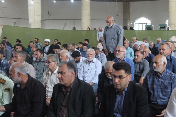 اقامه نماز جمعه در گلوگاه 