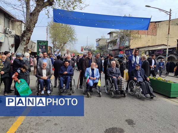 شور آخرین نماز جمعه ماه رمضان در قائمشهر