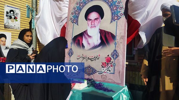 نواختن زنگ انقلاب به‌مناسبت دهه فجر در راز و جرگلان