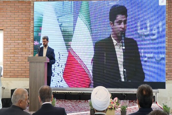 یک خشت هزار امید