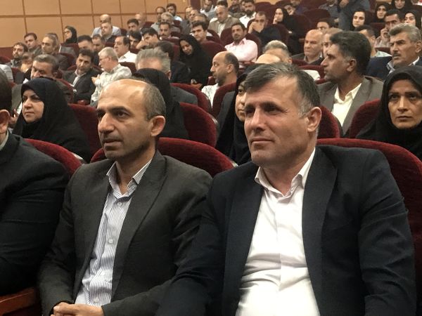 همایش تجلیل از مدیران و کارکنان نمونه شهرستان محمودآباد 