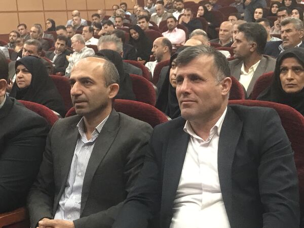 همایش تجلیل از مدیران و کارکنان نمونه شهرستان محمودآباد 