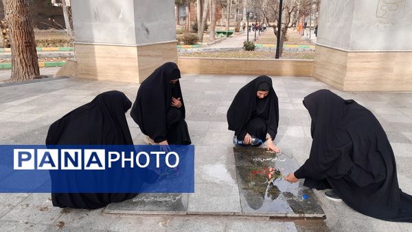 حضور اعضای هیات مرکزی انجمن اسلامی مدارس سملقان در مزار شهدای گمنام