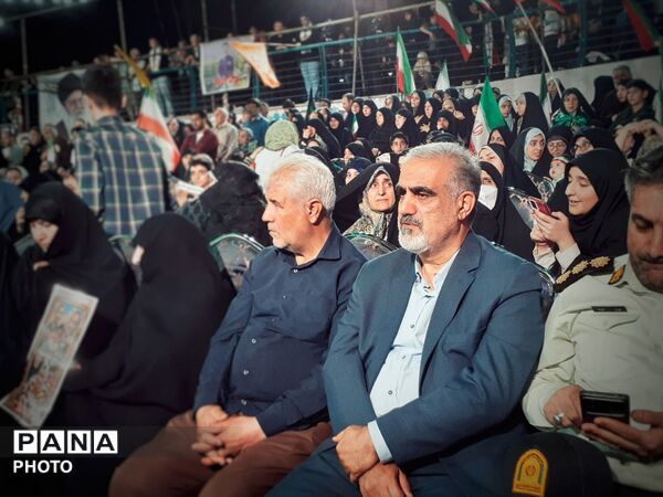 نهمین کنگره شهدا با گرامیداشت ۱۱۰۰ شهید فرهنگی و دانش‌آموزی منطقه ۱۶ تهران