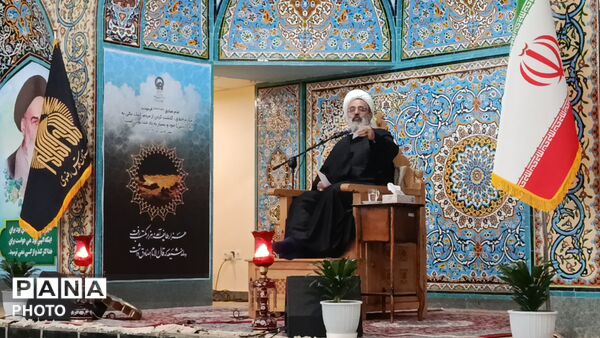 سخنرانی  استاد دانشمند در کاشمر 