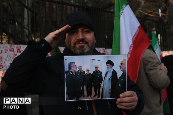 بیعت مردم تهران با سومین رهبر انقلاب
