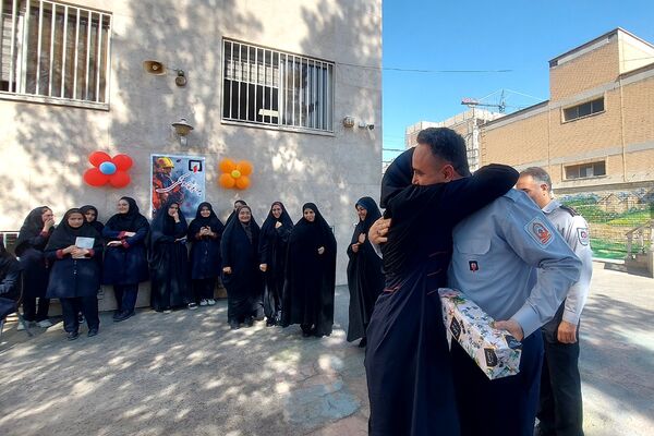 گرامیداشت مقام آتش‌نشان در دبیرستان نمونه دولتی شهیدی باقرشهر 