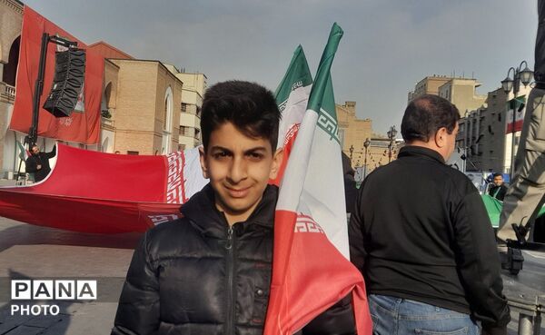 بیعت نوجوانان با رهبر انقلاب در تهران