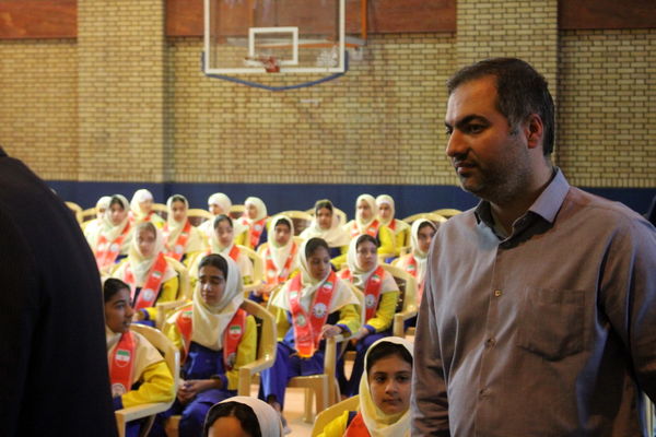 آیین سپاس معلم در دبستان دخترانه شهید باهنر بوشهر