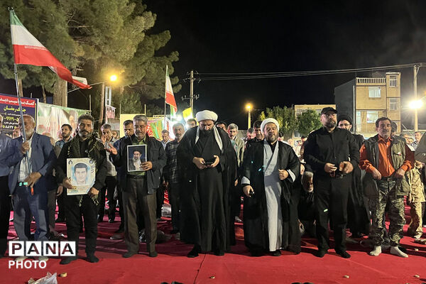 اقامه نماز استغاثه به امام زمان (ع) در میدان امام خمینی (ره )جاجرم