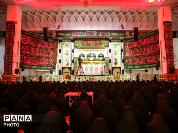 مراسم عزادای بانوان در حرم حضرت معصومه(س)