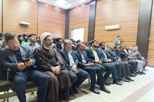 مراسم اختتامیه سیزدهمین دوره نمایشگاه‌های «مدرسه انقلاب» در اسلام آباد غرب