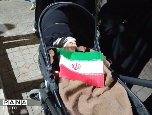 کودکان ایران از آغاز راه با ایمان و اراده‌ای الهی، پرچم استکبارستیزی را به دوش کشیده‌اند
