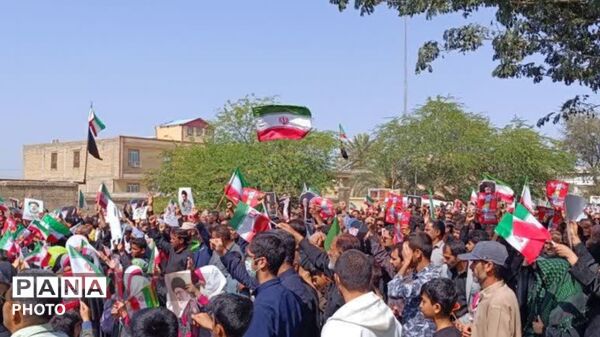 دانش‌آموزان کهنوجی به یاد دانش‌آموزان مینابی 