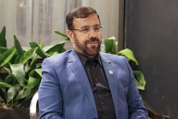 پیام تبریک استاندار فارس به‌مناسبت روز خبرنگار