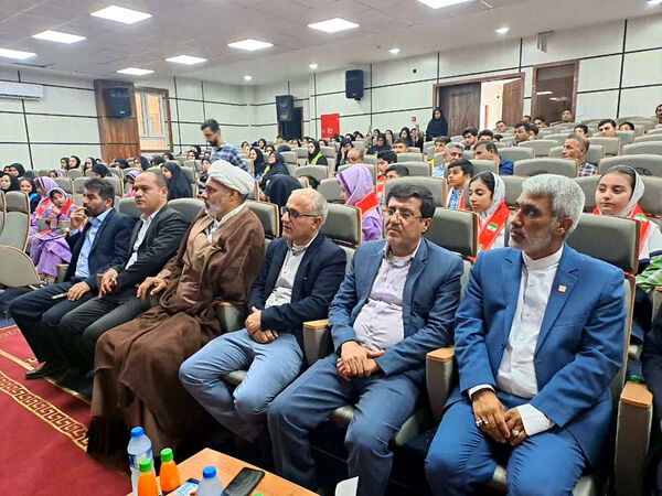  تجلیل از مدیران، مربیان و دانش‌آموزان پیشتاز شهرستان عسلویه