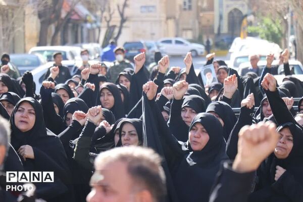 سوگواری مردم چهاردانگه در شهادت رهبر انقلاب اسلامی
