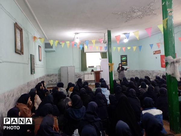 گام به گام درمسیرموفقیت تحصیلی وانتخاب رشته پایه نهم دبیرستان انقلاب اسلامی